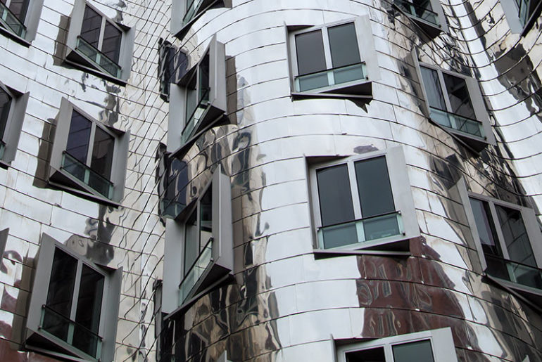 Das Gehry Haus im Düsseldorfer Medienhafen